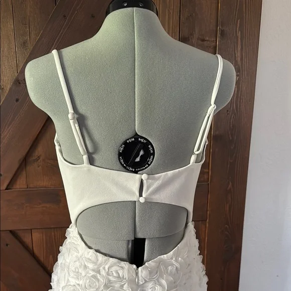 Lulu's White Floral Dress - Picture 4 of 8